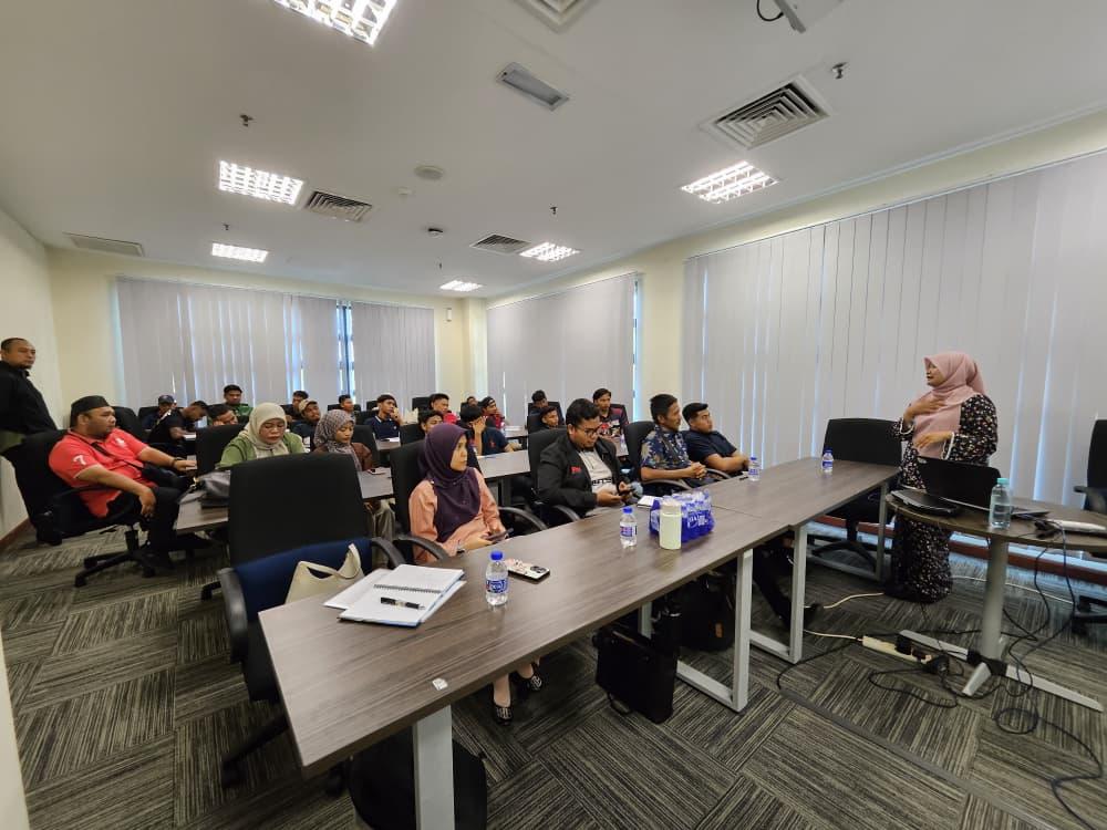 Program Kursus Kesedaran halal dan Latihan Pengendali Makanan pada 06 Ogos 2025 FAST UTHM