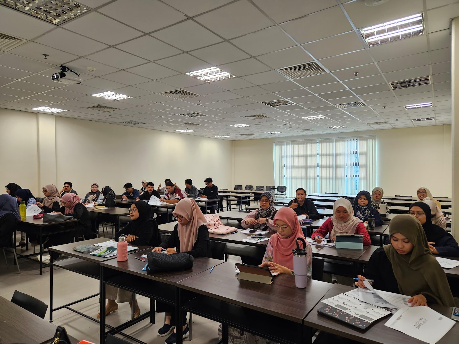 30 Pelajar Sulung Program Teknologi Makanan UTHM Sertai Kursus Pensijilan Profesional Eksekutif Halal JAKIM